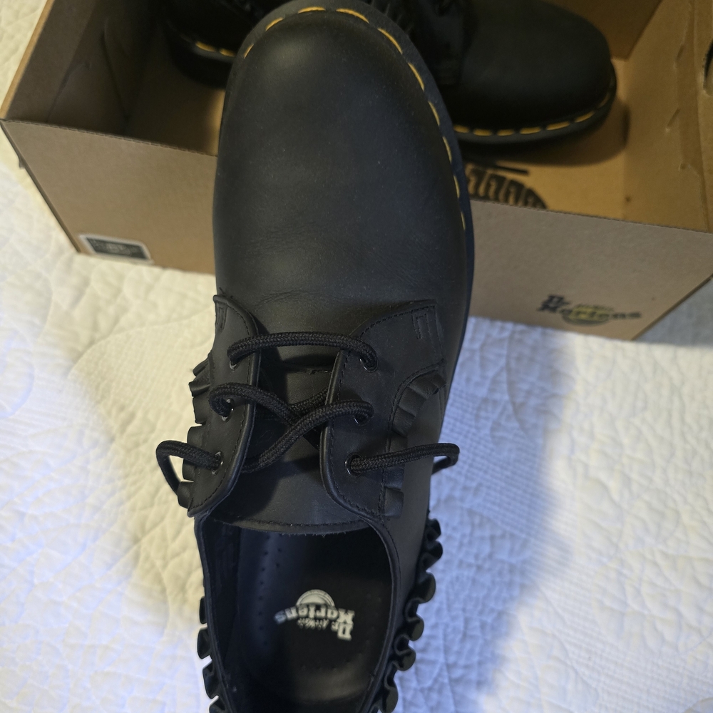 Dr. Martens Black Leather Shoes Never Worn Can Be Dressed Up Or Down. - Picture 4 of 5